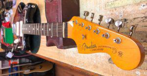 Read more about the article Fender Jazzmaster (USA) for repair