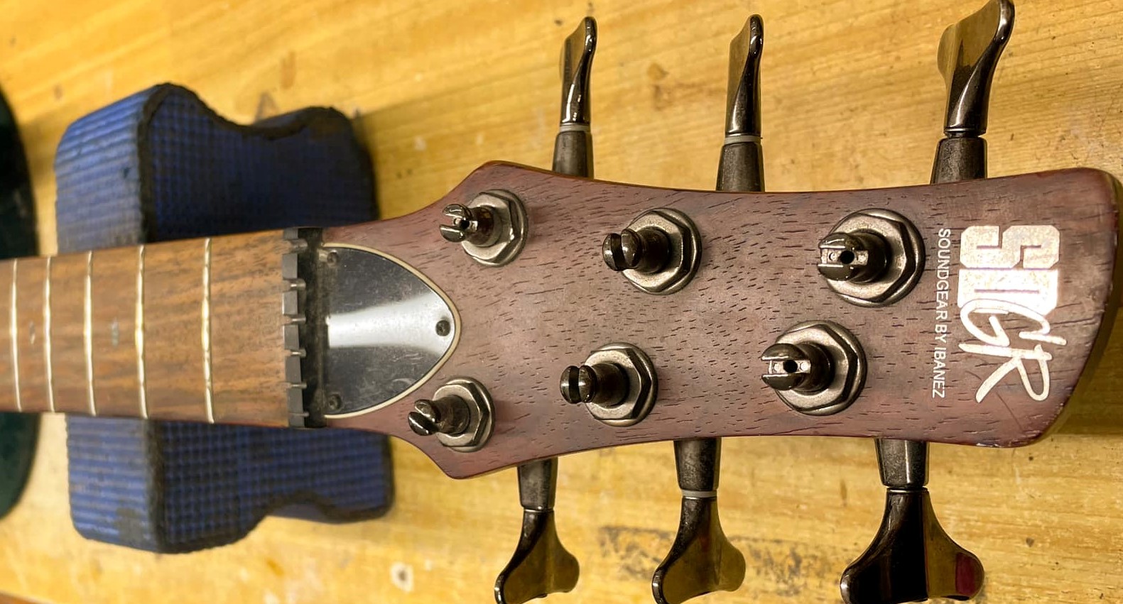 Read more about the article Ibanez SDGR 6 string repair